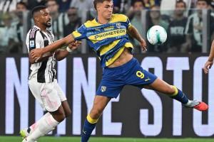 皇冠体育登录-赛前巴塞罗那备战意甲，迎来里程碑细节曝光，信心回归，轮换策略成焦点的简单介绍